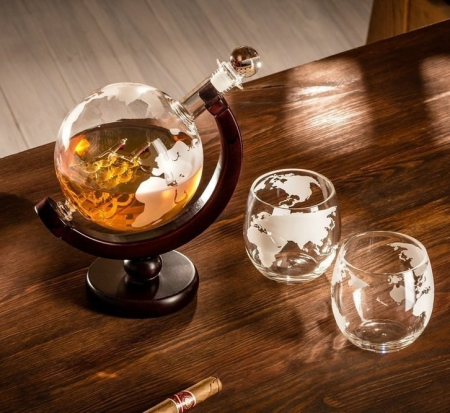 Cadou Decantor cu Doua Pahare Glob World. TOP 10 Cadouri Barbati [4]