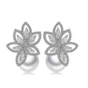 Cercei South Sea Flower Simulated Diamond [0]