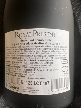 Cadou Femei cu Șampanie, Lumânare și Parfum [2]