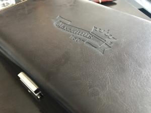 Set Cutie 10 ceasuri Bond Intense Brown by Friedrich si Note Pad Burgundy Hugo Boss - personalizabil [7]