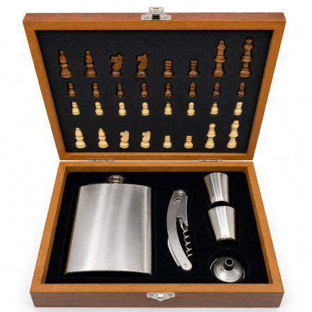 Cadouri de Craciun pentru Barbati - Cutie de sah cu set special pentru whisky si desfacator sticla