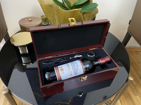 Cutie Vin Superior Special Wine cu 3 Accesorii & Vin Bordeaux Rosu Sec 0.75 l [6]