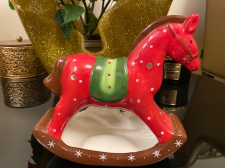 Decoratiune Craciun Ceramica Happy Horse cu loc pentru lumanare [1]
