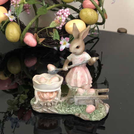 Decoratiune Paste Iepuras Bucatar cu Oua – Decor Pascale Rustic Cadou Paste 2026 [1]