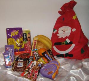 Vine Mos Craciun cu sacul plin de daruri la copii [0]