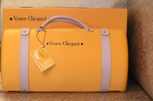Veuve Clicquot City Traveller [2]