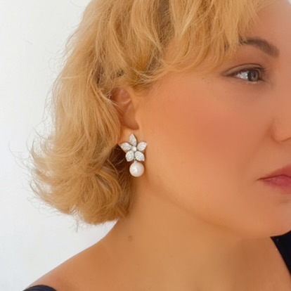 Flower Cercei Pearl Simulated Diamonds [1]