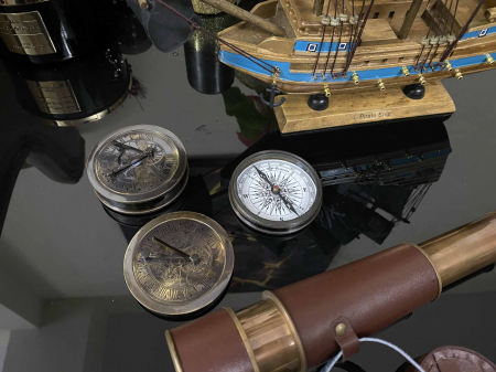 Pirates of the Seas: macheta corabie pirati, luneta functionala, busola + ceas solar functionale [6]