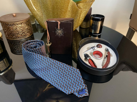 Gentleman Gift Set: Agenda Navy Style, Cravata, Set accesorii Vin [1]