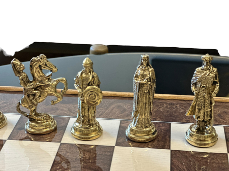 Joc de Șah și Table – Set Deluxe cu Piese din Metal Auriu/Argintiu Sculptate Manual [2]