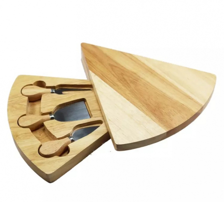 Set 3 cuțite pentru brânză Cheese in suport din lemn in forma de felie de cascaval [0]