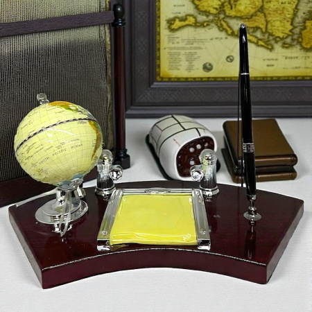 Business Desk Global World [1]