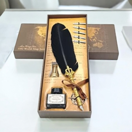 Set Caligrafie Royal Deluxe  (culori pana: bleumarin, negru, roz si verde) [0]