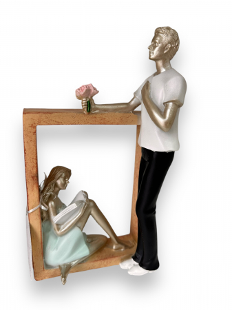 Cadouri Constantin si Elena - Statueta Cuplu In love in a Frame