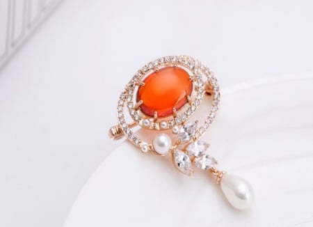 Gold Brooche With Pearls, by Borealy [1]