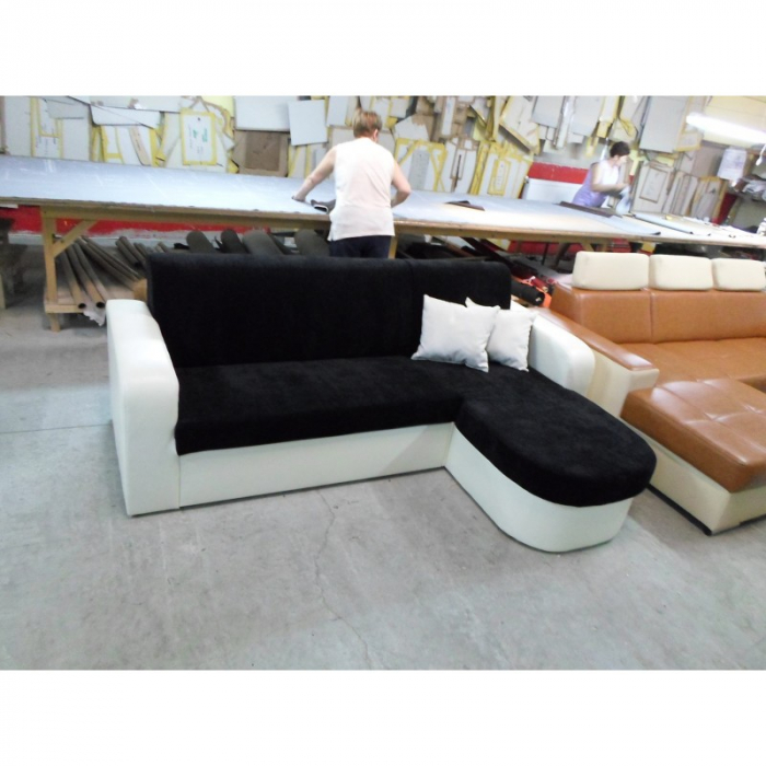 Coltar cu lada si extensibil , fabricat la comanda dupa culorile alese de client, cu lada in stanga sau dreapta [6]