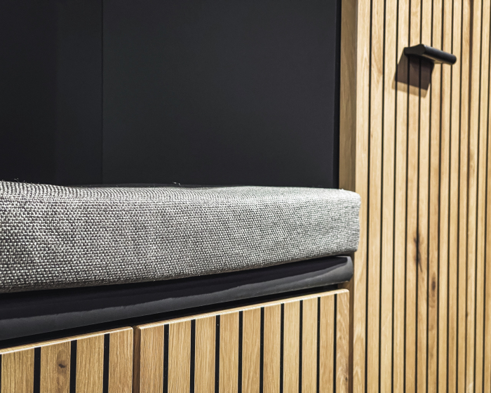Mobilier hol/cuier cu pantofar si raft etajera si perna inclusa, gri grafit/ stejar artisan cu model riflaj, 90 cm lungime x 203 cm inaltime x 32 cm adancime, Bortis [8]