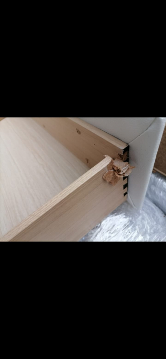 Pat resigilat dormitor, 4 sertare cu defecte ,160x200 cm , piele eco negru/alb ,suport saltea inclus [11]
