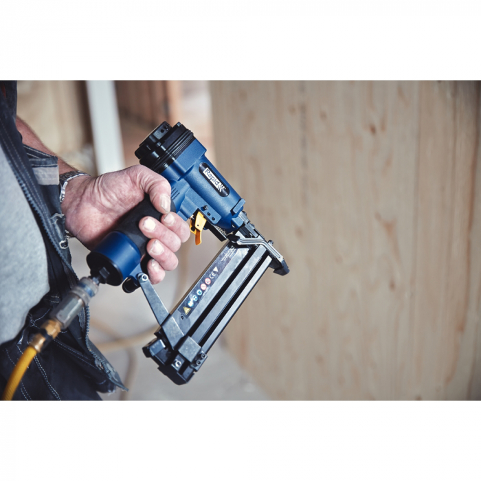 Rapid 5000103, capsator/ciocan pneumatic PRO PBS151, functional cu capse No. 90, 20-40 si cuie No. 8, 15-50 mm [2]