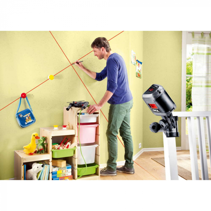 SKIL 0511 AA Nivela laser cu linie în cruce, lumina rosie (650 nm), prindere trepied 1/4", 2x1.5V AA, ± 0,5 mm/m, raza actiune 10m [4]