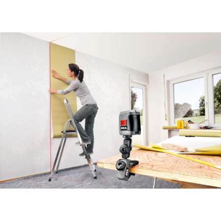 SKIL 0511 AA Nivela laser cu linie în cruce, lumina rosie (650 nm), prindere trepied 1/4", 2x1.5V AA, ± 0,5 mm/m, raza actiune 10m [1]