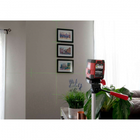 SKIL 1911 DA Nivela laser cu linie în cruce, lumina verde (520 nm), accu Li-Ion, ± 0,5 mm/m, raza actiune 20m, include trepied [8]