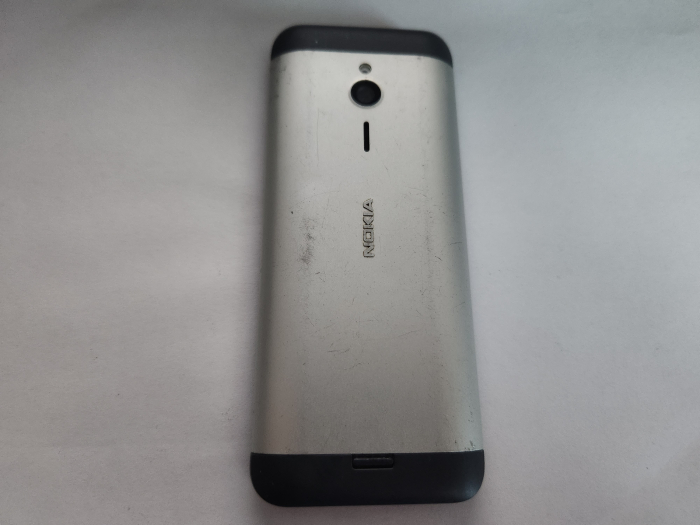 Dezmembrari telefon Nokia 230 RM-1172 folosit defect pentru piese [2]