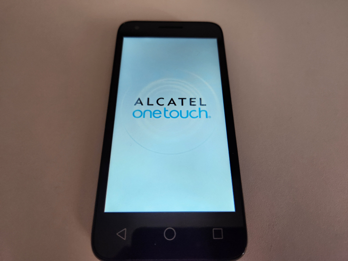 Telefon Alcatel Onetouch Pixi 3 cu Ecran de 4.5 inch - Folosit [1]
