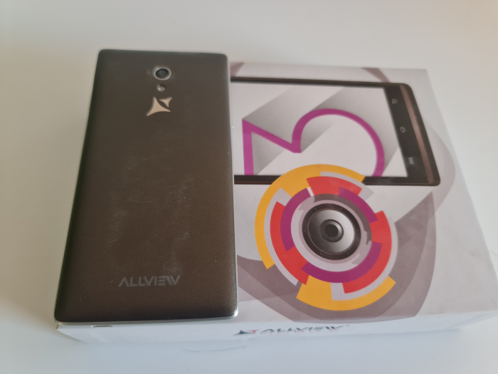 Telefon Allview E3 Living impecabil cu ecran de 4.5 inch si 4G [2]