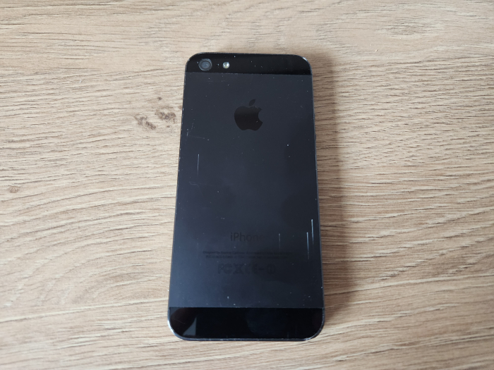Telefon iPhone 5 negru model A1429 folosit impecabil [2]