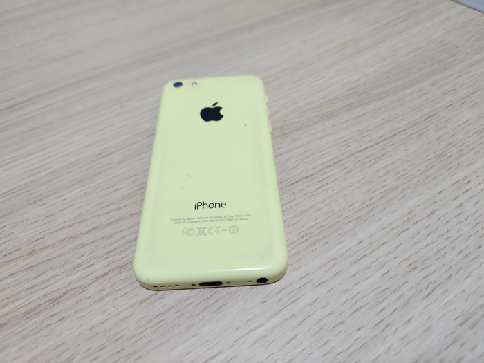 Telefon iPhone 5c galben model A1507 folosit stare foarte buna [2]