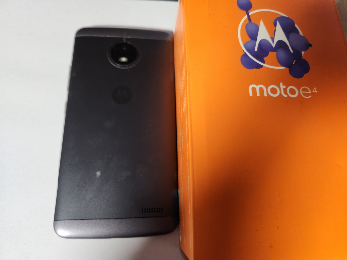 Telefon mobil Motorola Moto E4 XT1761 impecabil [2]