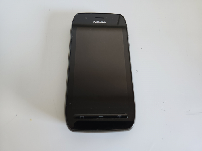 Telefon mobil Nokia Lumia 603 reconditionat cu carcasa originala [1]