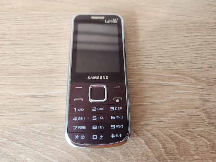Telefon mobil Samsung C3530 La Fleur argintiu impecabil [1]