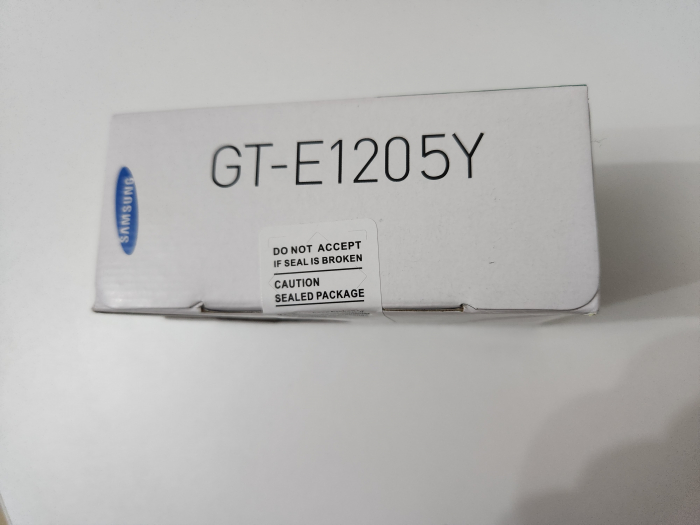 Telefon mobil Samsung E1205 negru nou [2]