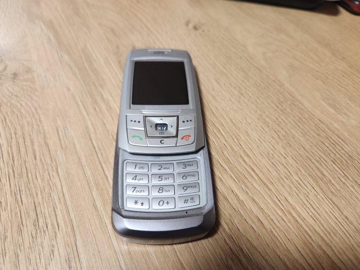 Telefon mobil Samsung GT-E1280 argintiu folosit [1]