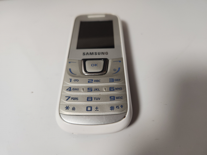 Telefon mobil Samsung SGH-E250i argintiu folosit [1]