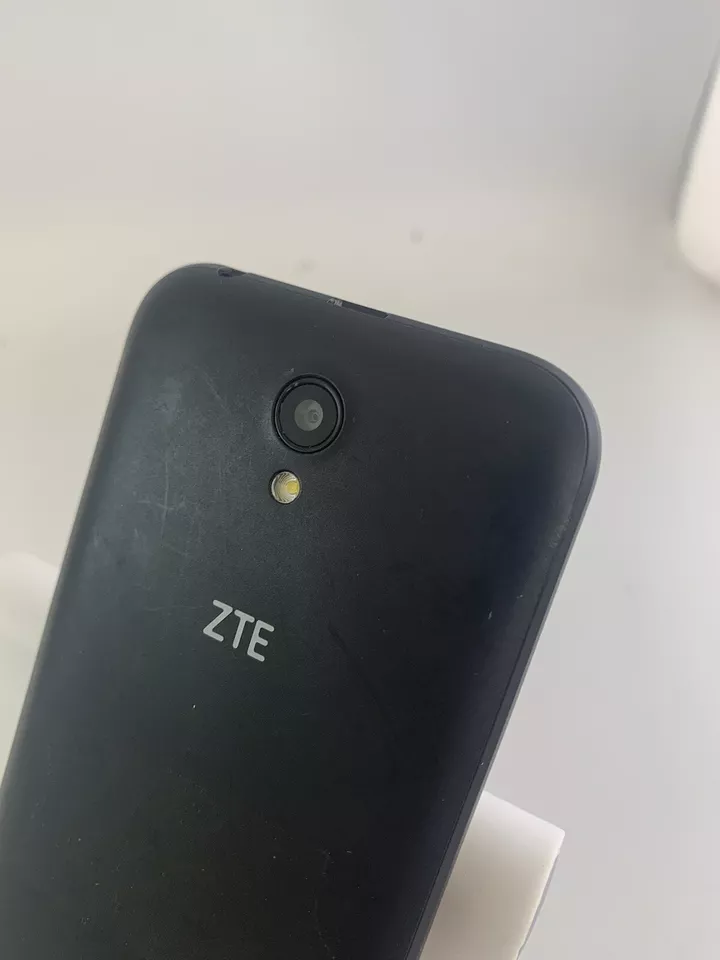 Telefon mobil Zte Blade L110 [2]