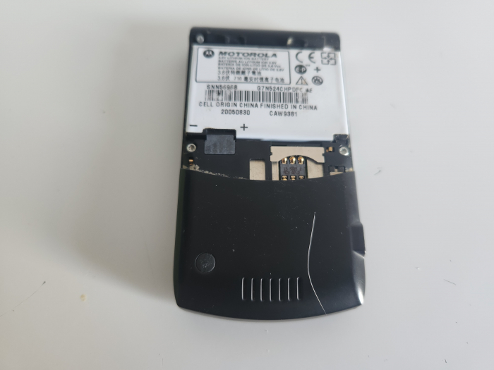 Telefon Motorola V3 folosit pentru piese [2]
