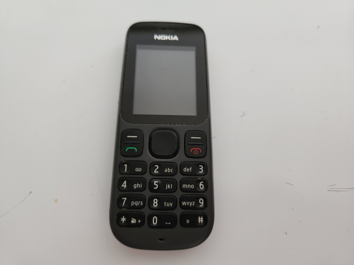Telefon Nokia 100 folosit pentru piese ecran carcasa [1]