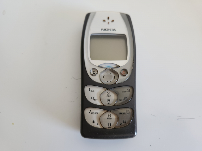 Telefon Nokia 2300 folosit [1]