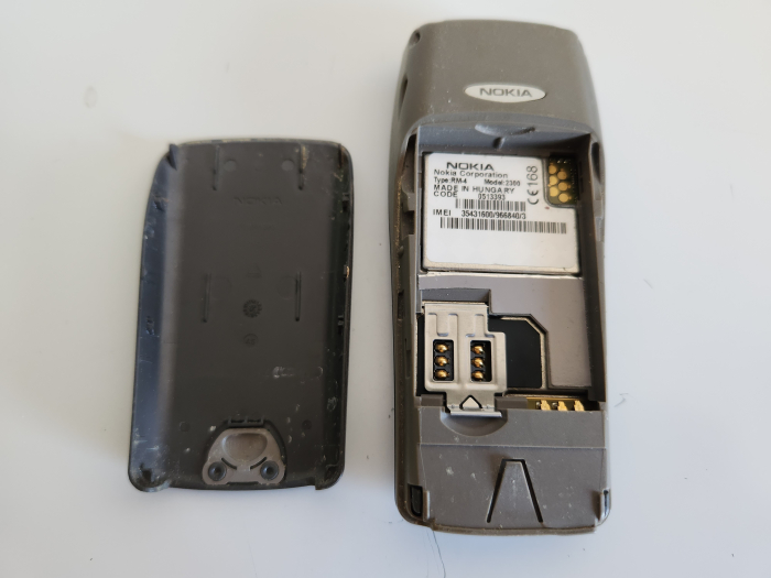 Telefon Nokia 2300 folosit [2]