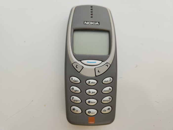 Telefon Nokia 3310 folosit cu carcasa gri [1]