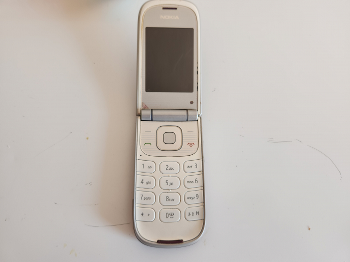 Telefon Nokia 3710 fold RM-509 folosit [2]