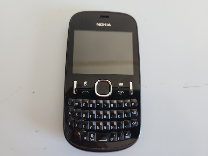 Telefon Nokia Asha 200 folosit [1]