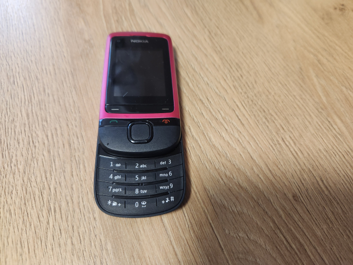 Telefon Nokia C2-05 folosit culoare roz [1]