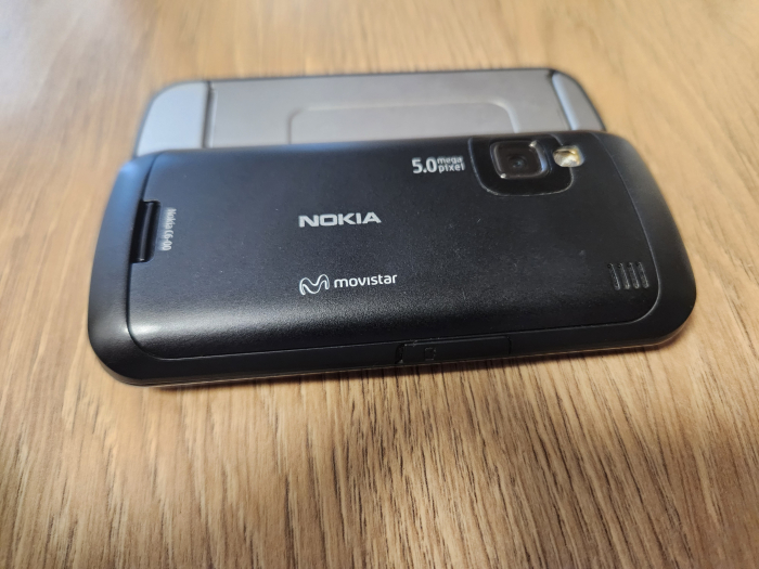 Telefon Nokia C6-00 folosit [3]