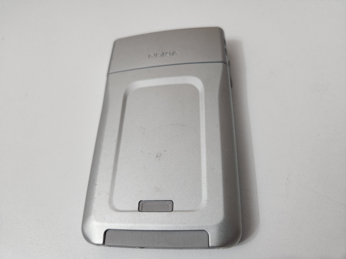 Telefon Nokia E61 RM-89  folosit culoare argintiu [2]