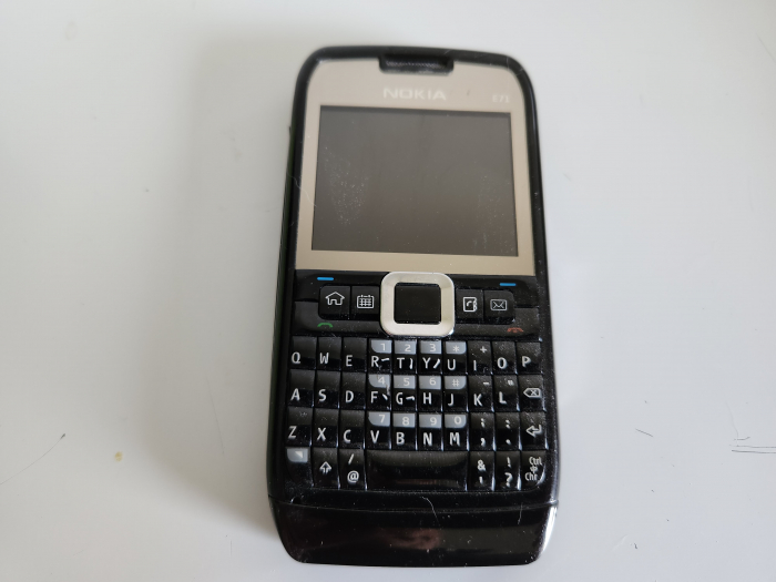Telefon Nokia E71 original folosit in stare foarte buna [1]