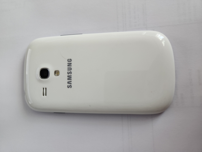 Telefon Samsung Galaxy S3 mini i8200 folosit cu garantie [2]